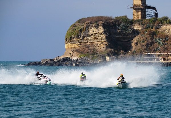 Moto d’acqua a Monte di Procida, a Pontecorvo il titolo interregionale