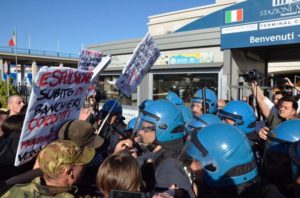 boschi_napoli_contestazione1_ildesk
