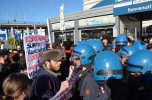 boschi_napoli_contestazione3_ildesk