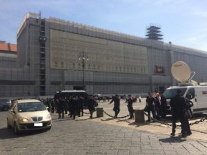 plebiscito_piazza_carabinieri_ildesk