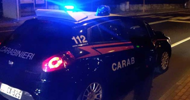 Giallo a Salerno, uomo trovato morto in casa con la testa sfondata nel centro storico