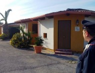 Qualiano, turisti nei bungalow sotto sequestro: denunciato albergatore