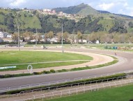Ippodromo Agnano: ok alla proroga, 76 licenziamenti differiti al 31 marzo