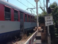 Disastro Trasporti, in fumo treno della Cumana: passeggeri scappano sui binari