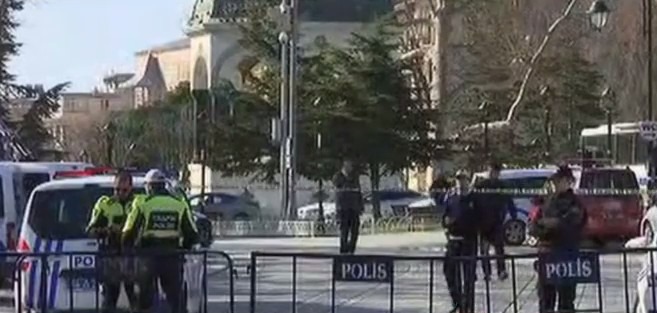 Terrore a Istanbul, kamikaze fa strage in piazza. Esplosione in un hotel