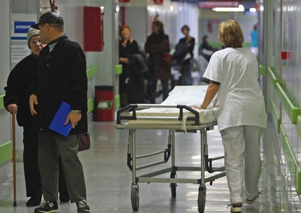 Casalnuovo, donna torna dal pronto soccorso e muore: aperta inchiesta