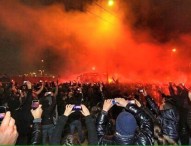 Napoli ko ma i tifosi si stringono attorno alla squadra: in 3.000 stanotte a Capodichino