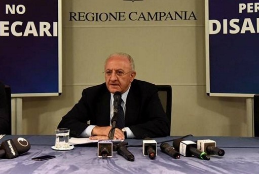 Scandalo primari, De Luca si chiama fuori: “Servivano in campagna elettorale ma non la mia”