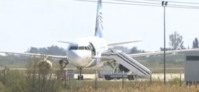 Aereo Egypt Air dirottato a Cipro, arrestato il dirottatore