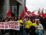 Almaviva e Gepin, il giorno dell’ira contro politici e imprese: a Napoli sit-in sotto la Regione