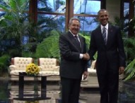 E Cuba diventa yankee per un giorno: storica stretta di mano Castro-Obama