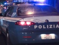 Riviera di Chiaia: scalcia e insulta automobilisti e danneggia vettura polizia, arrestato