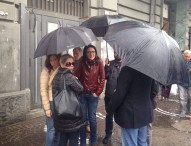 Corteo 25 aprile a Napoli, contestata Valeria Valente: urla e insulti – Video