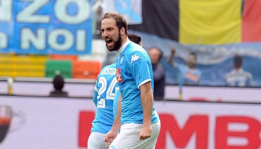 Stangata annunciata sul Napoli: 4 giornate a Higuain. Stop anche a Sarri, Mertens e Koulibaly