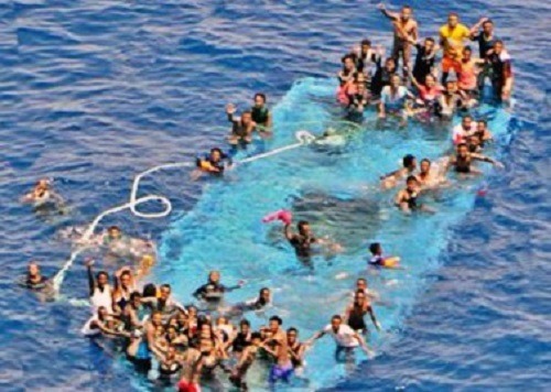 Migranti, nuovo naufragio nel Canale di Sicilia: decine di morti