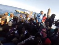 Pesa la mazzata elettorale, Pd e governo svoltano sui migranti: “Ue sorda, chiudiamo i porti”