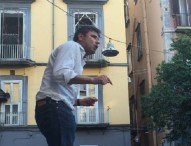 Espulsi M5S fischiano Fico e Di Battista, tensioni a Napoli con gli attivisti