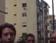 Tensione in un seggio all’Arenella, attivisti allontanati da agenti: “Non facevamo niente” – Video