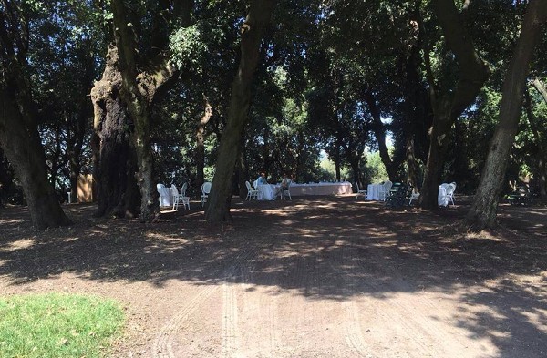 Tensione al Parco di Capodimonte: area chiusa per festa privata, scatta la protesta