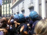 Buona scuola, docenti “deportati” in piazza: tensioni da Napoli a Palermo