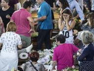 Lacrime e dolore ad Ascoli per i funerali delle prime 34 vittime del sisma