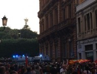 Renzi contestato a Catania, scontri manifestanti-polizia: fermati 2 giovani