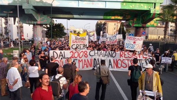 Chiaiano, al corteo l’ennesimo no all’ipotesi discarica. De Magistris: “Abbiamo già dato”