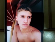 Genny, 17 anni ucciso dalla camorra: a un anno dalla morte messa e scultura