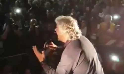 Roma, il M5S blinda Raggi e cancella le Olimpiadi: “Una mangiatoia per palazzinari”