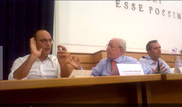 Referendum, Imposimato grida contro il deputato Pd Impegno: “Non interrompa!”. Lite all’università