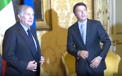 Referendum, l’amico americano aiuta Renzi: l’ambasciatore fa campagna per il Sì, è scontro