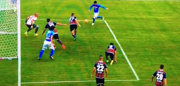 Crotone-Napoli 0-2 al 45′: azzurri sul velluto anche in dieci