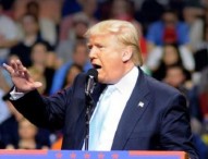 Trump, adesso 5 donne lo accusano di molestie sessuali: lui nega tutto