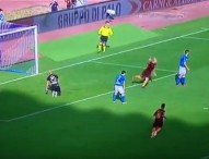 Napoli-Roma 0-1 45′: Koulibaly regala, Dzeko ringrazia