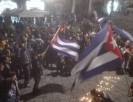 A Napoli l’omaggio a Fidel Castro con musica e bandiere
