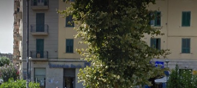 Napoli, banda del buco in banca: paura in piazza Medaglie d’oro