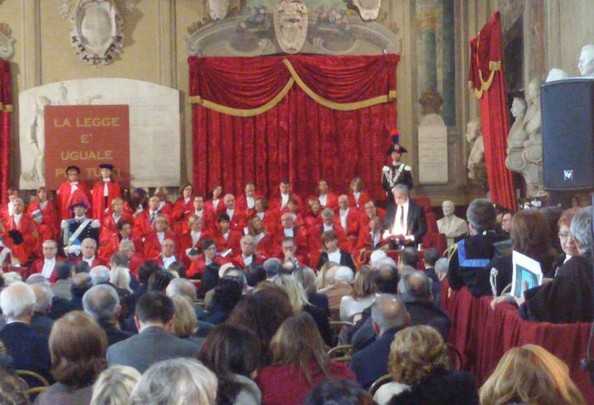 Napoli, l’appello di de Magistris: “Lo Stato interrompa le stese”