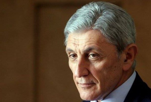 Ipotesi pm: “Bassolino chiese dossier contro de Magistris”. L’ex sindaco non è indagato