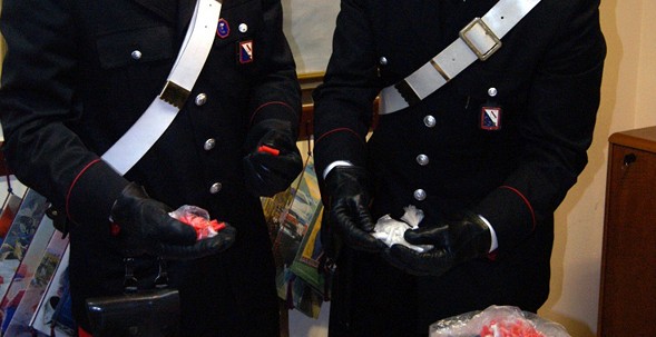 Carabinieri, 3 arresti a Napoli. Sequestrati bussolotti di droga