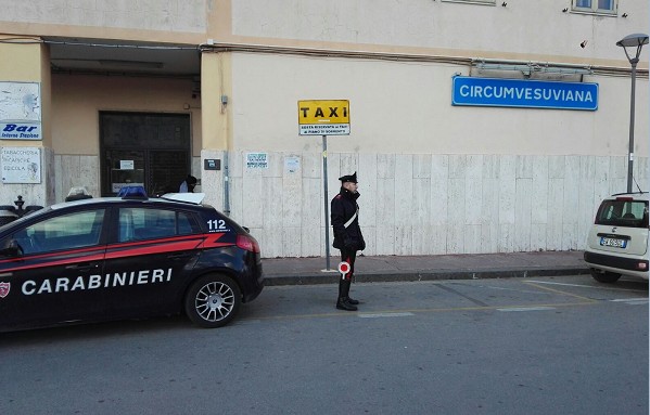Piano di Sorrento, tentato furto in bar tabacchi: 2 arresti