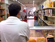 Napoli, è già finita la solidarietà al coraggioso salumiere della Duchesca: negozio vuoto