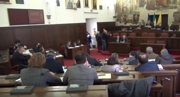 Napoli, ok a bilancio Città metropolitana: manovra da 470 mln