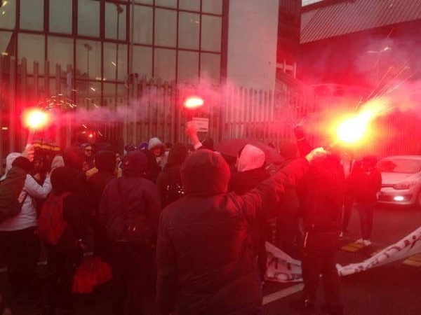 Liberati i disoccupati arrestati in consiglio comunale. De Magistris: “Non c’era bisogno di occupare”