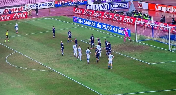 Napoli-Pescara 0-0 al 45′: azzurri col freno a mano, pochi brividi nonostante il freddo