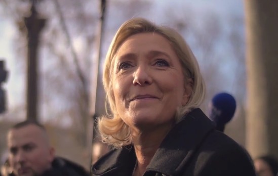 Presidenziali, Le Pen avvia la campagna elettorale: “Via da Ue e Nato”
