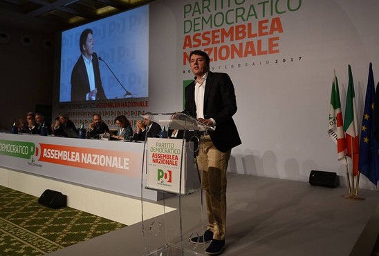 Pd, Renzi si dimette e sfida la minoranza: “Non potete chiedermi di non candidarmi”. Scissione a un passo