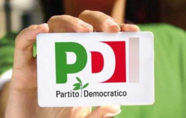 Tessere gonfiate e presunta compravendita, a Napoli il Pd è sempre caos: e il lanciafiamme di Renzi?