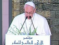 Il papa in Egitto, appello anti terrorismo: “Ripetiamo il no alla violenza”