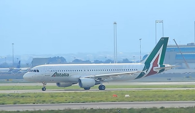 Alitalia, all’unanimità via libera al commissariamento