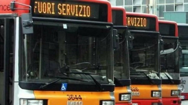 Tpl, a Napoli nasce il Comitato Popolare Metropolitano: “No a tagli e privatizzazioni”